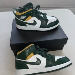 Jordan 1 Mid Sonics Size 2 Youth